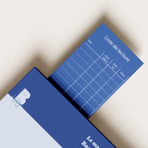 Marque page bleu sortant d'un livre